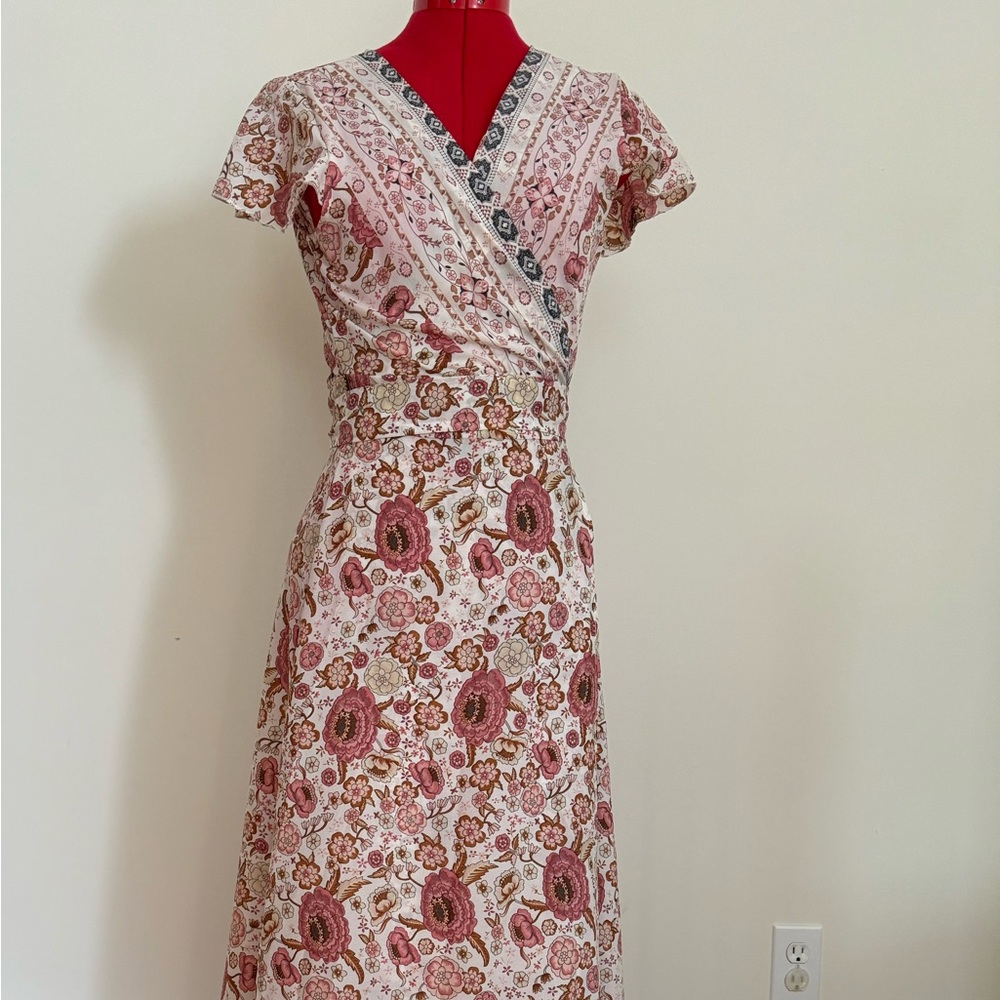 Elegant Floral Maxi Dress in Pink